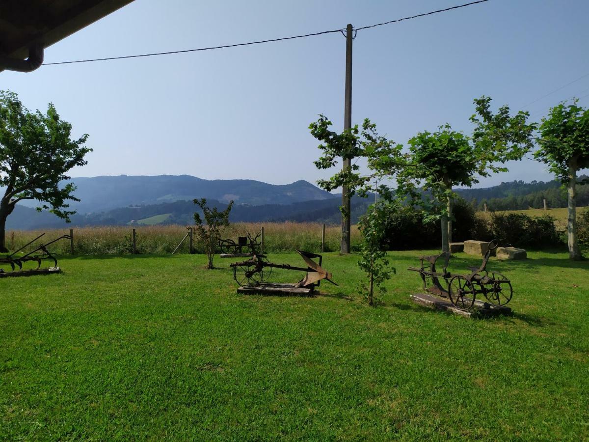 H&Ap Rural Merrutxu Ibarrangelu Bagian luar foto