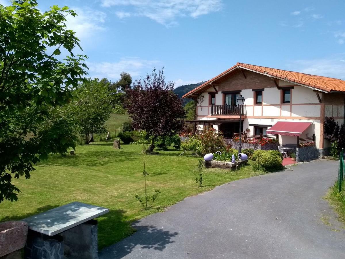 H&Ap Rural Merrutxu Ibarrangelu Bagian luar foto