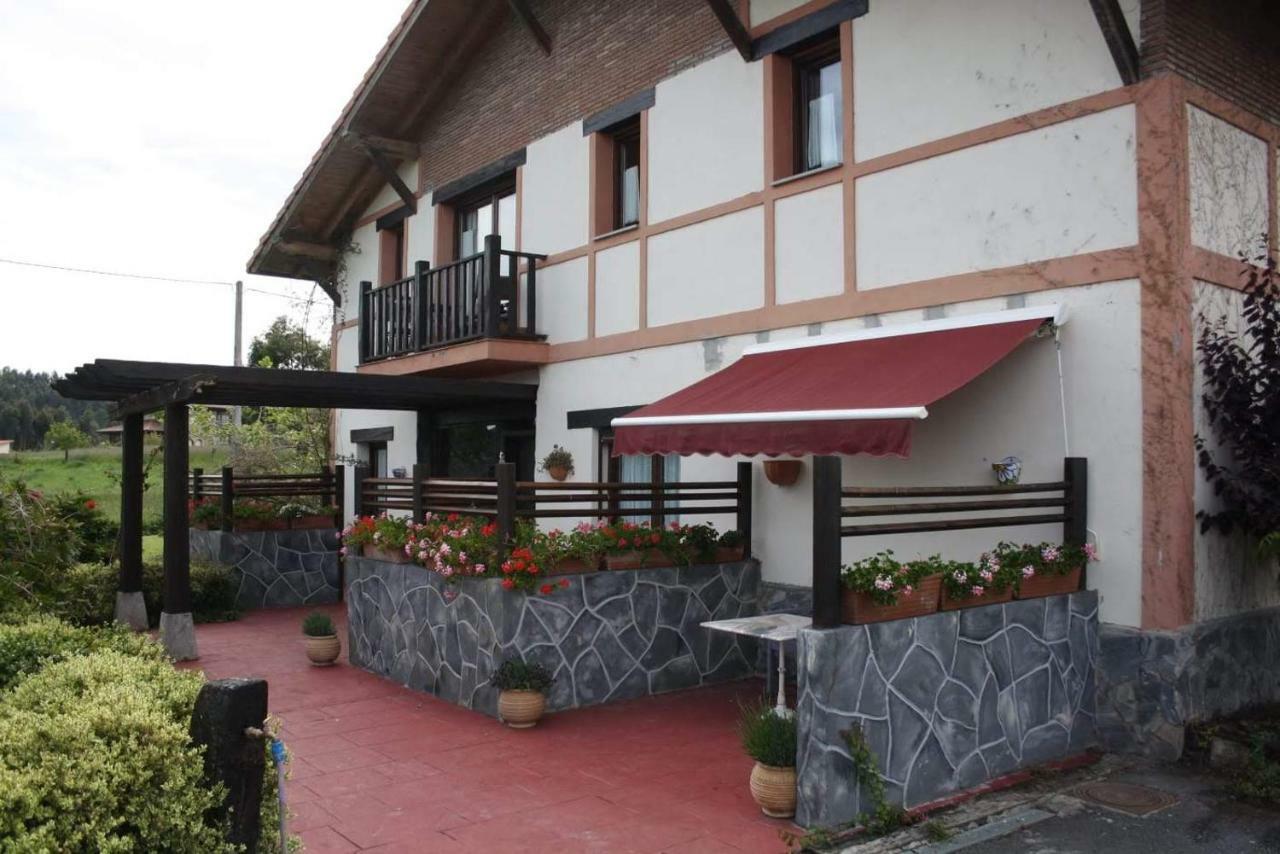 H&Ap Rural Merrutxu Ibarrangelu Bagian luar foto